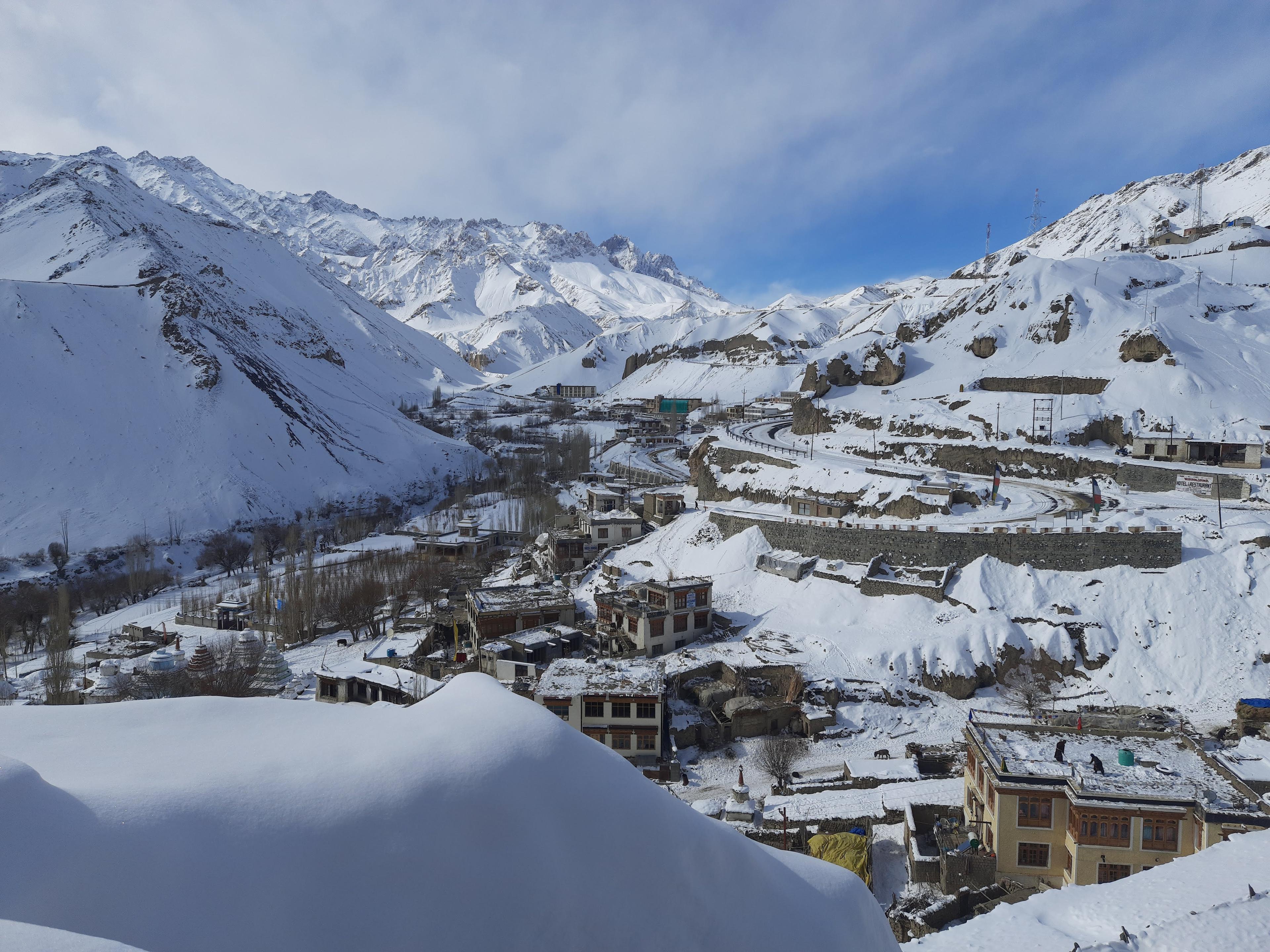 Winter Trekking in the Himalayas: Discover the Mountains in Their Most Magical Season