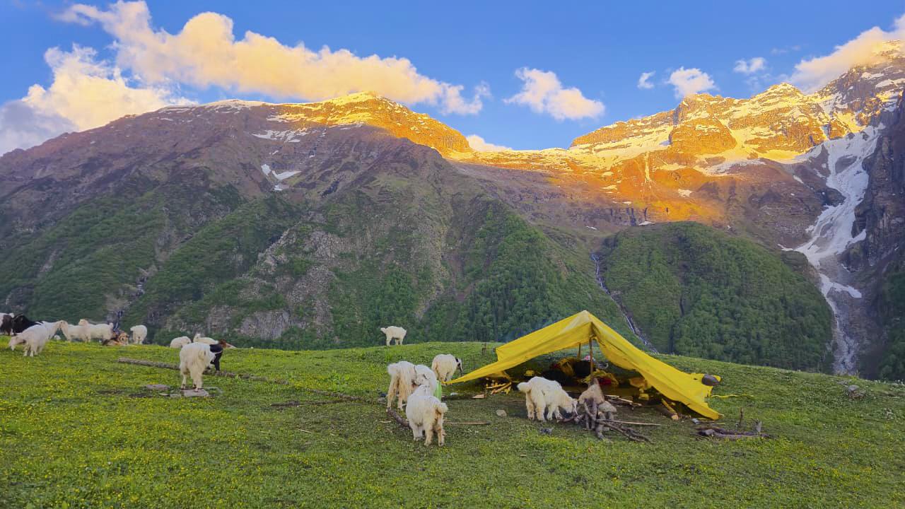 Buran Ghati Trek scenery 11