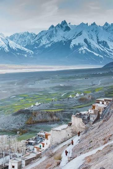 Chamser Kangri scenery 2