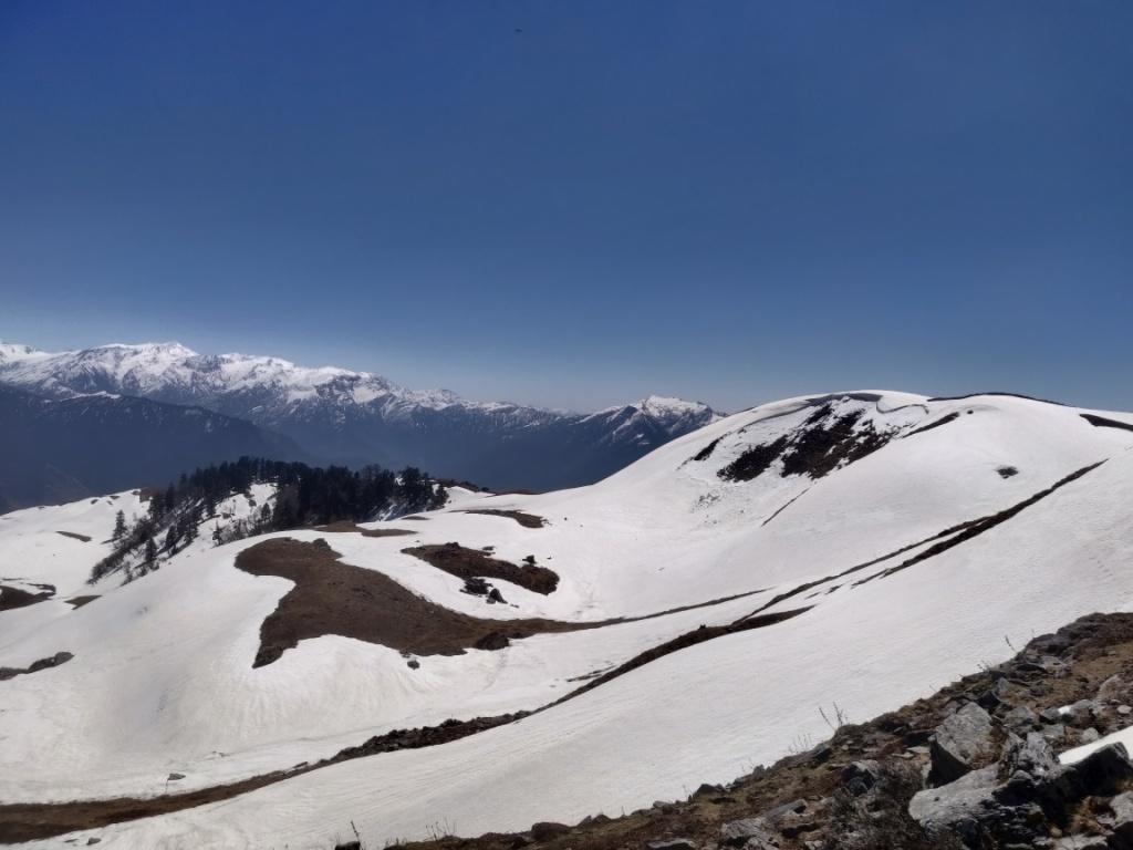 Dayara Bugyal Trek scenery 5