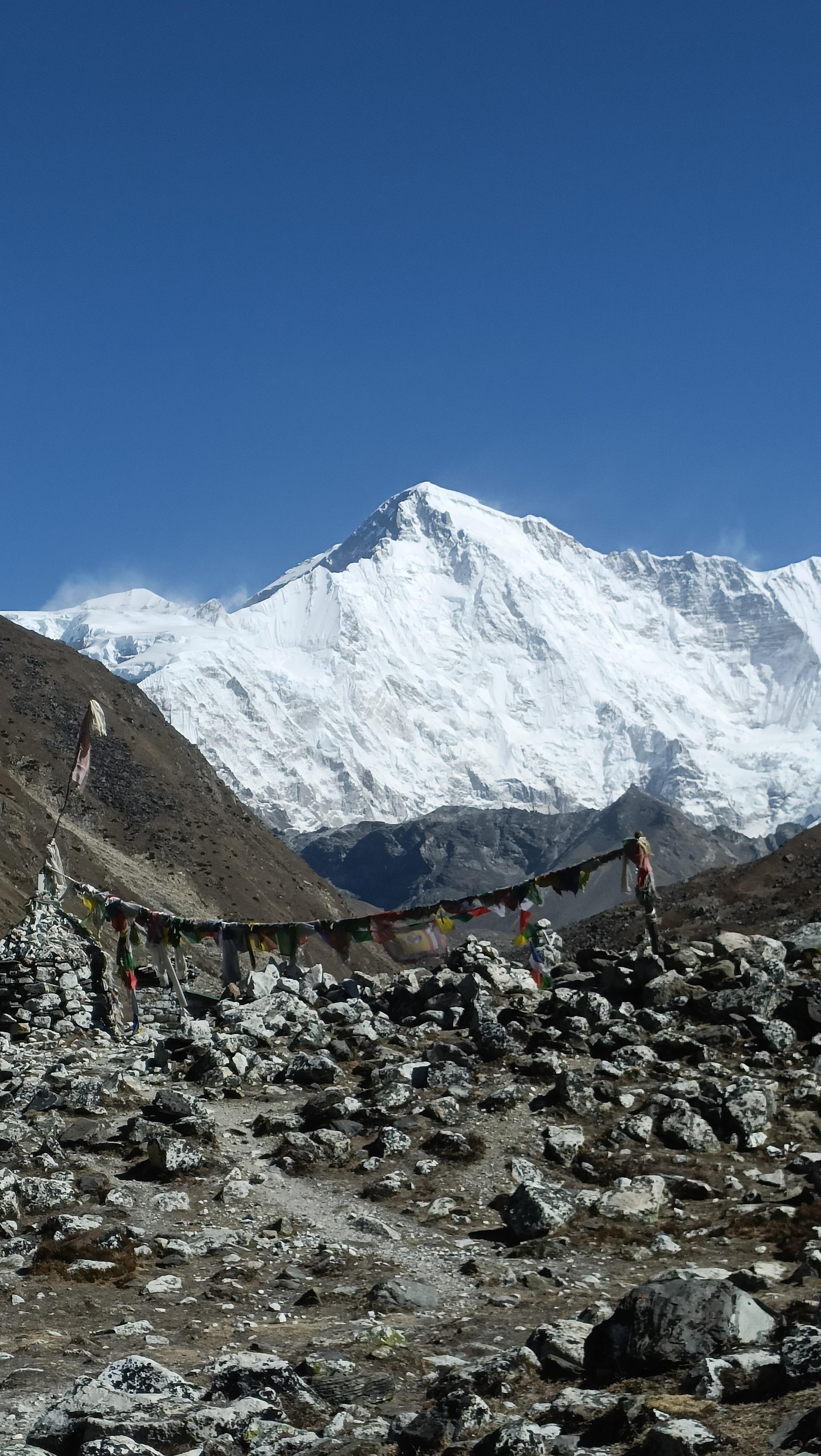 Everest Base Camp & Three High Passes Trek scenery 6