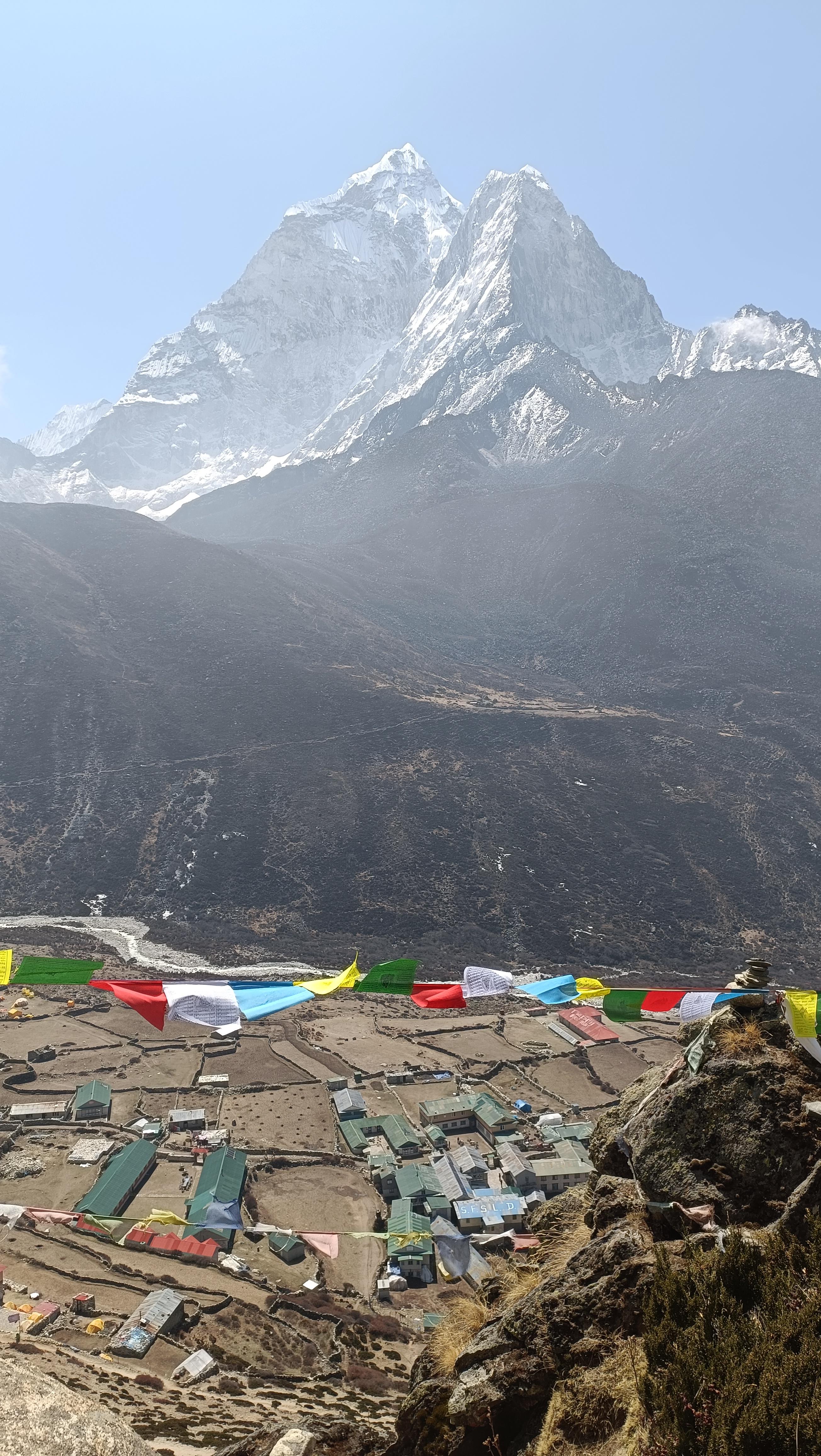 Everest Base Camp & Three High Passes Trek scenery 2