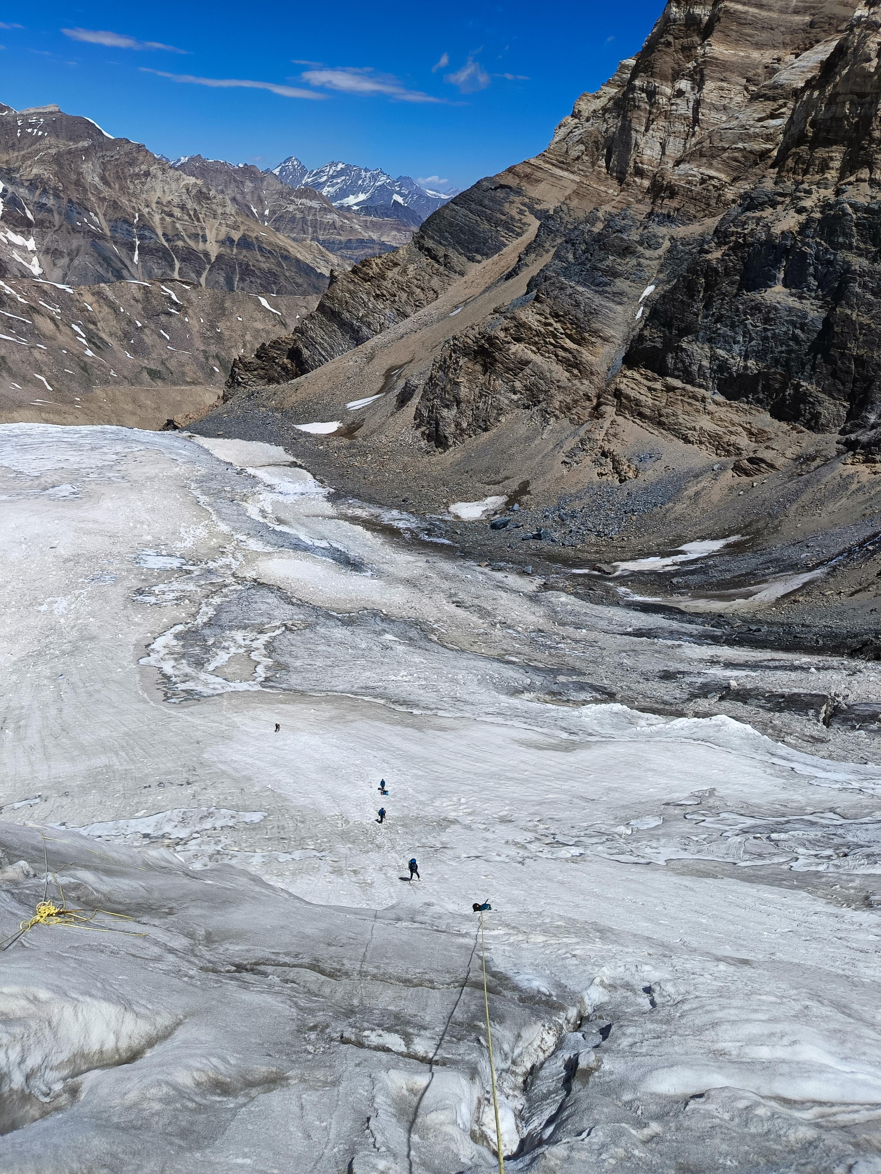Mt. Nun Expedition scenery 2
