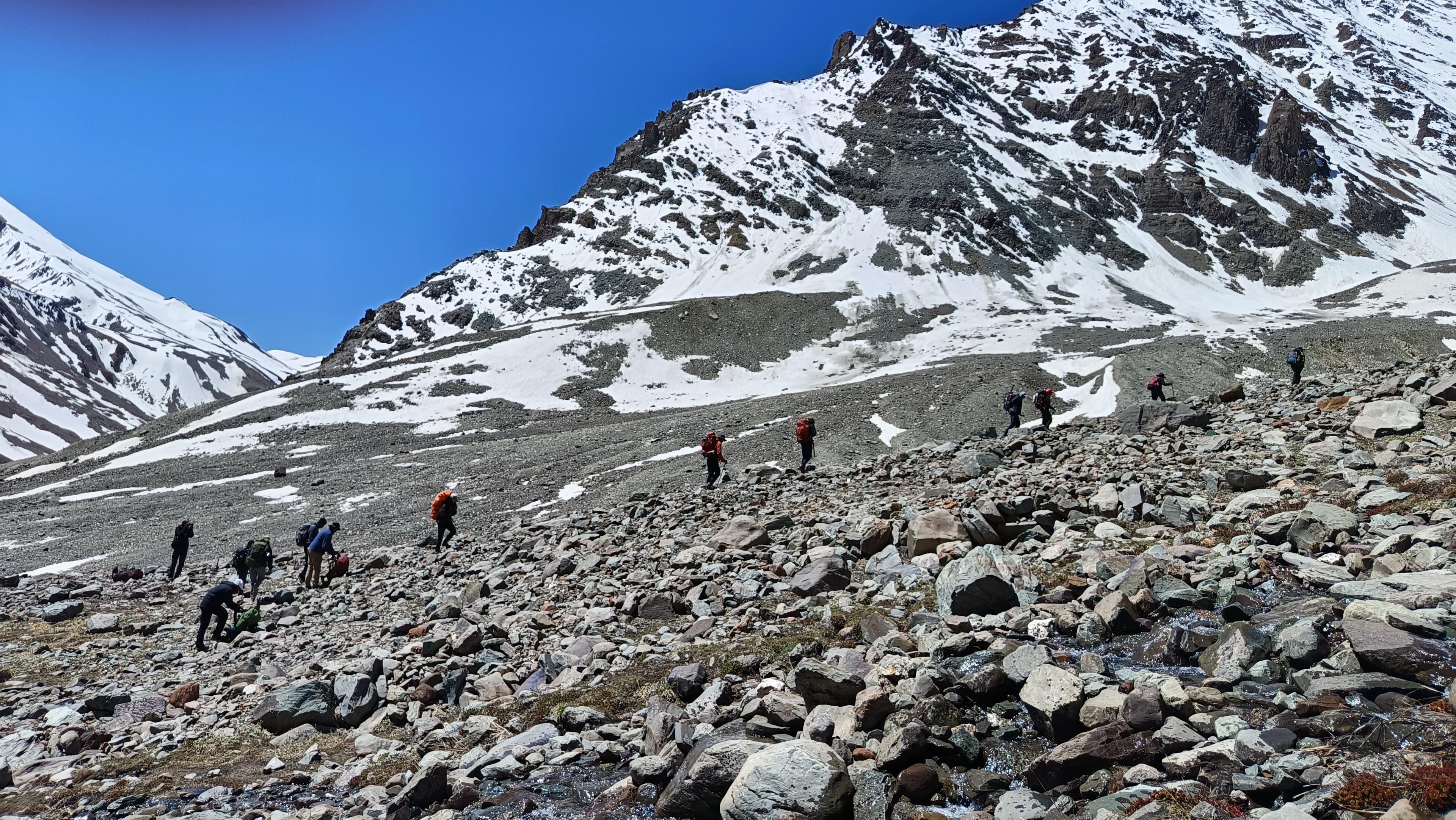 Mt. Yunam Peak Trek scenery 4