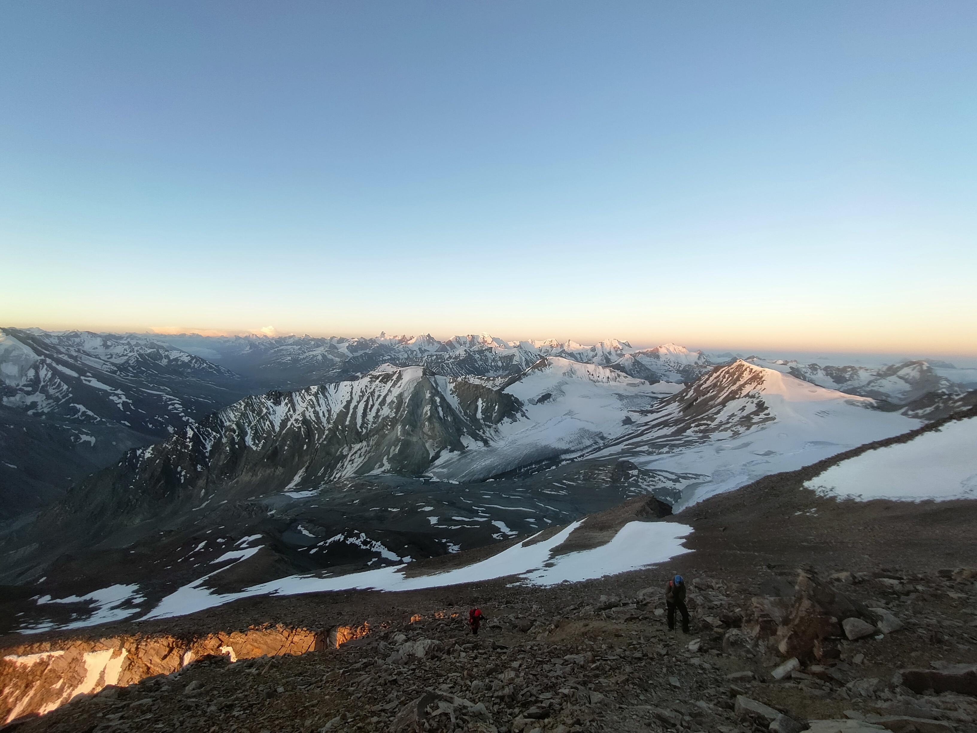 Mt. Yunam Peak Trek scenery 10