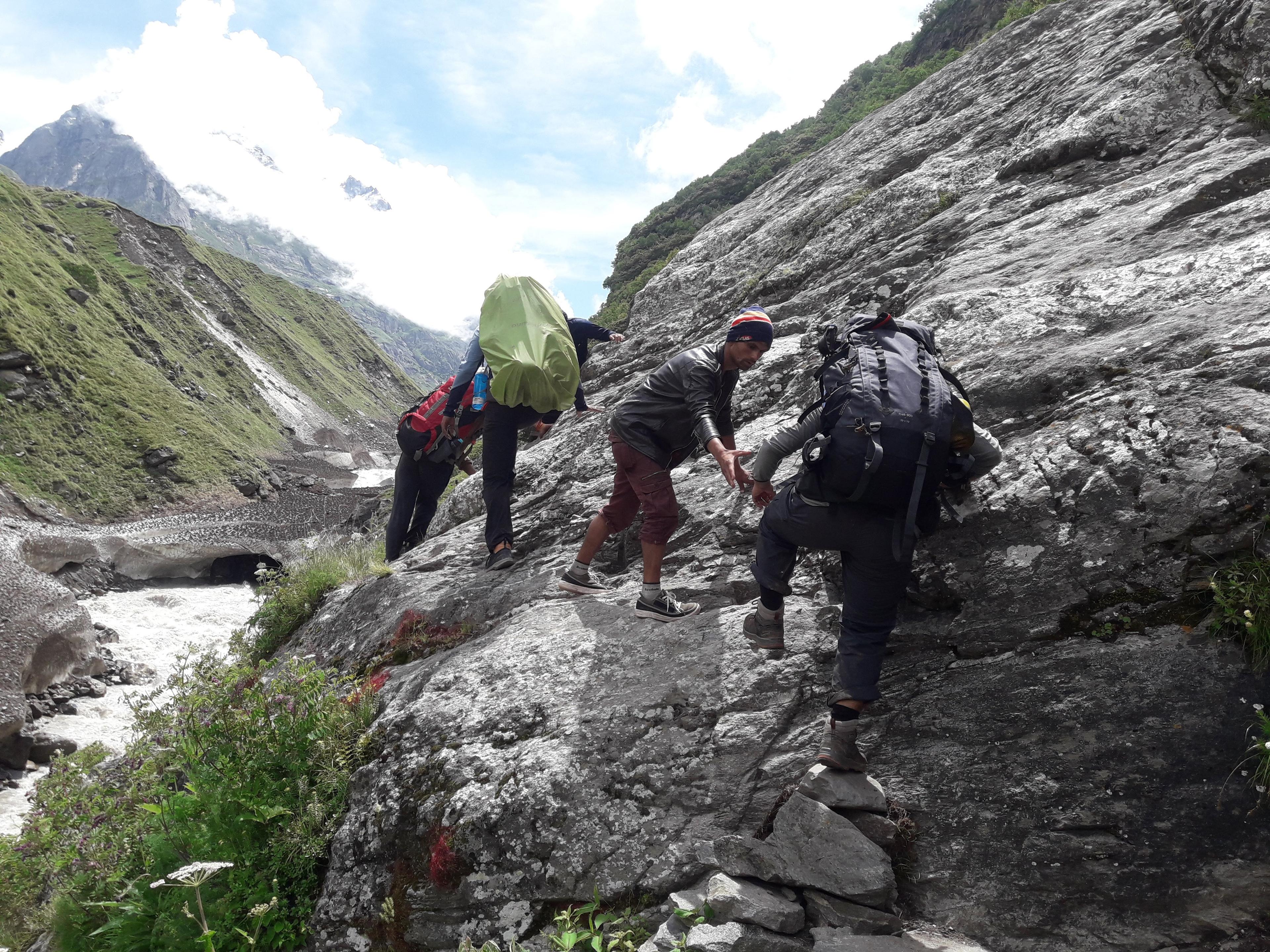 Pin Parvati Pass Trek scenery 5