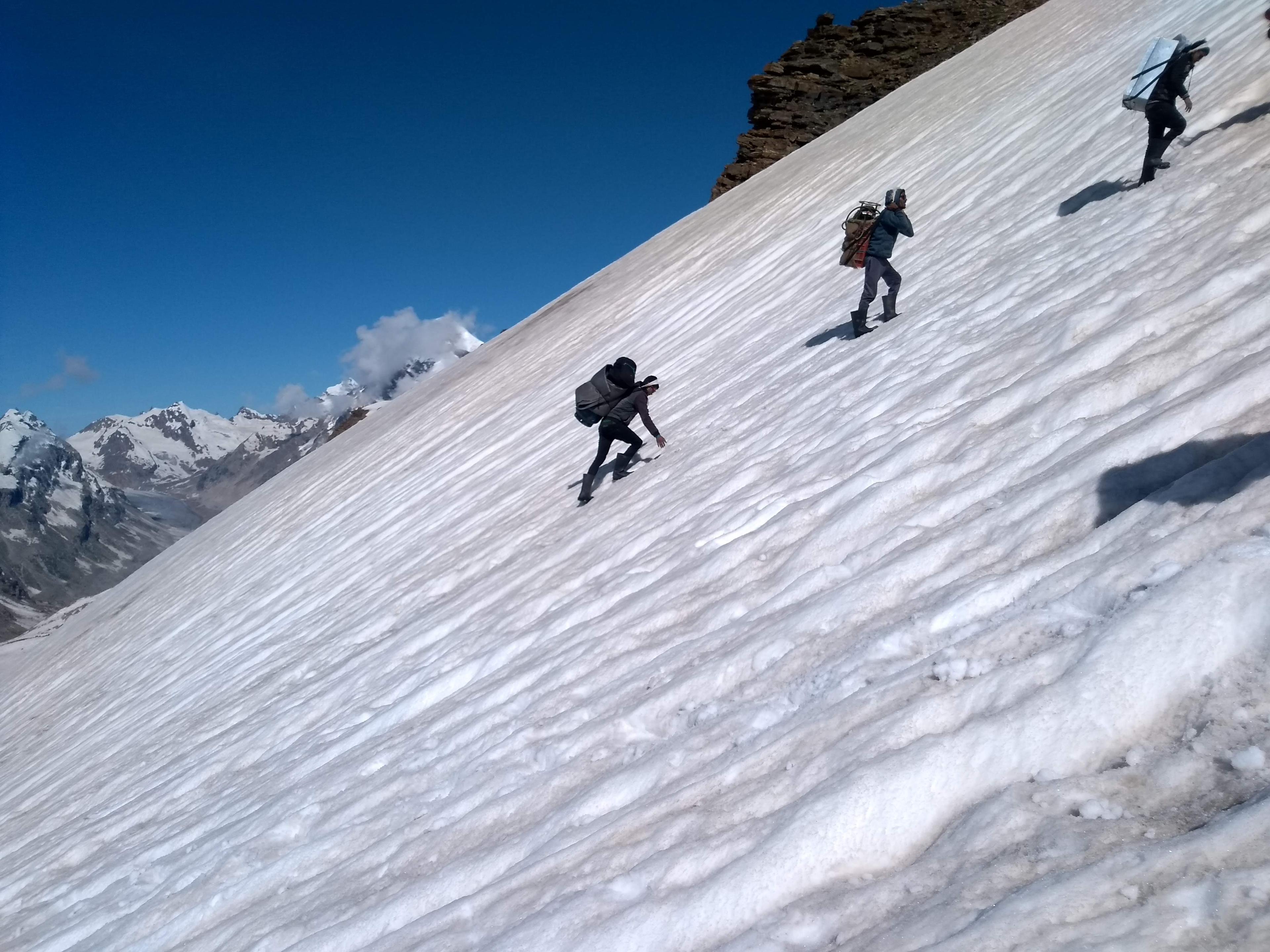 Pin Parvati Pass Trek scenery 7